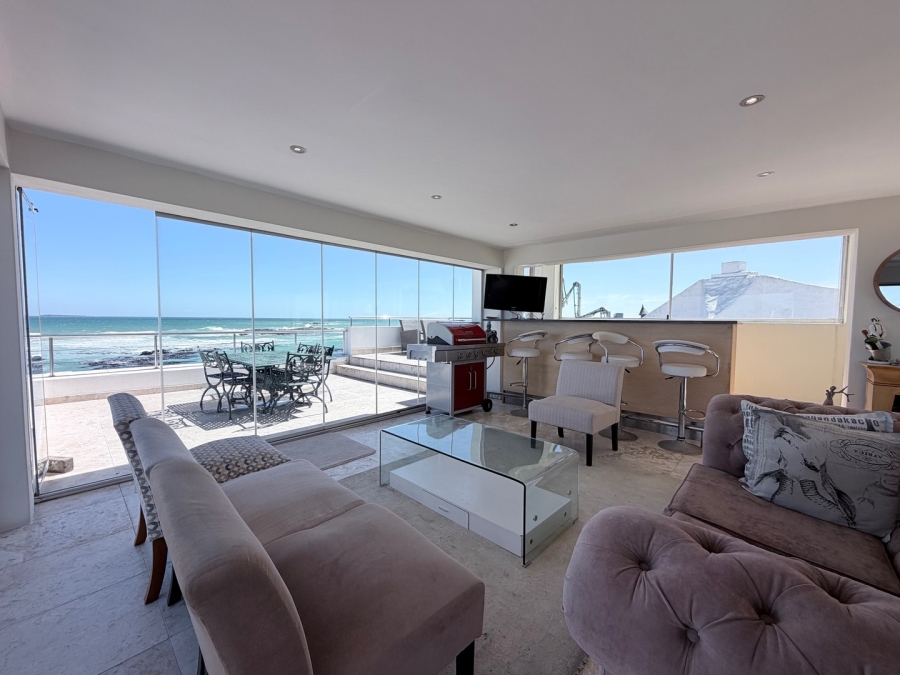 7 Bedroom Property for Sale in Bloubergstrand Western Cape